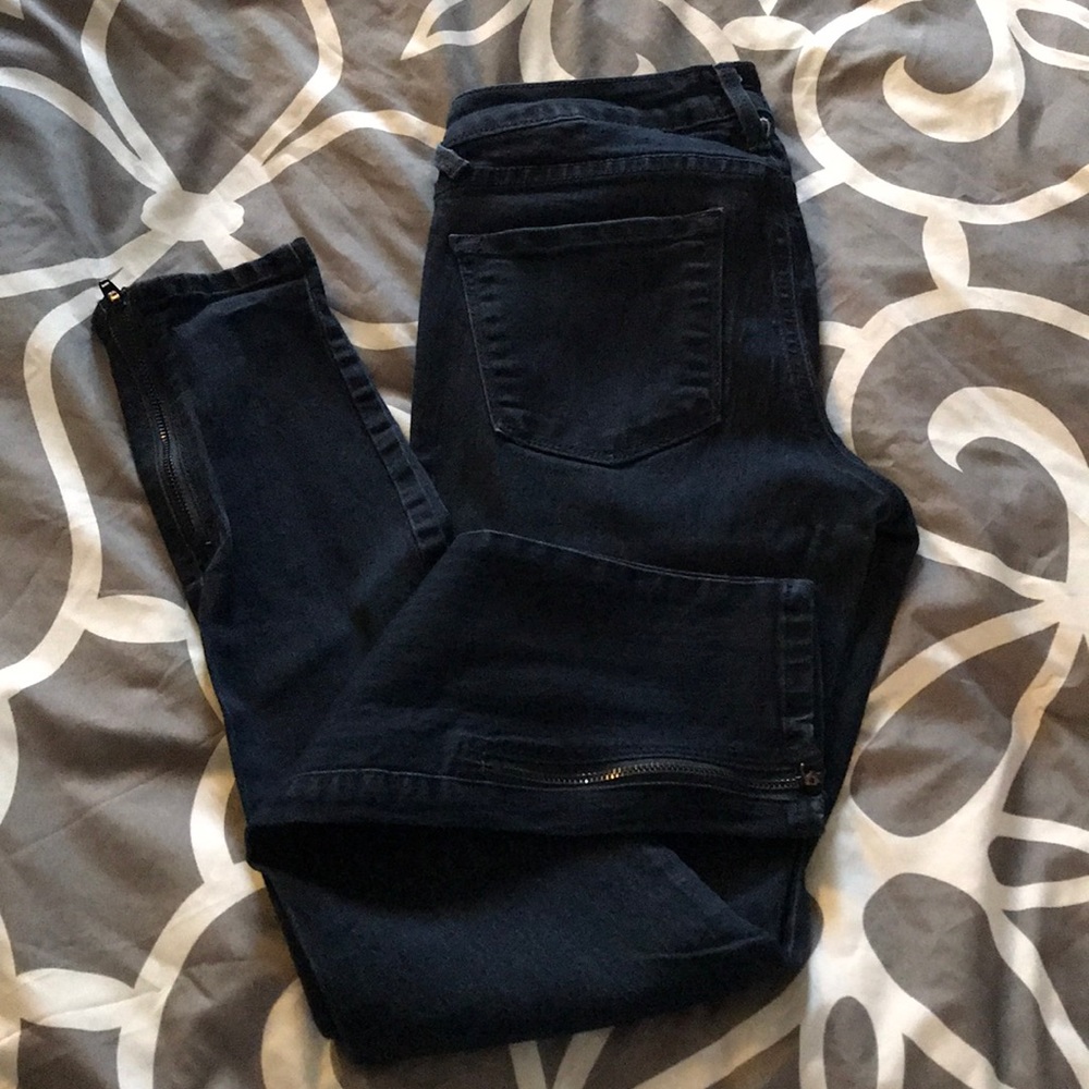 Just Black Dark Wash Zip Bottom Jeans 25